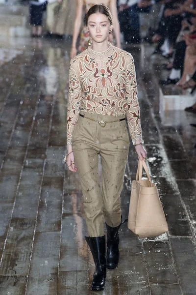 Look 5